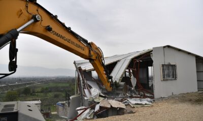 Tarım arazisi kaçak yapılardan temizlendi