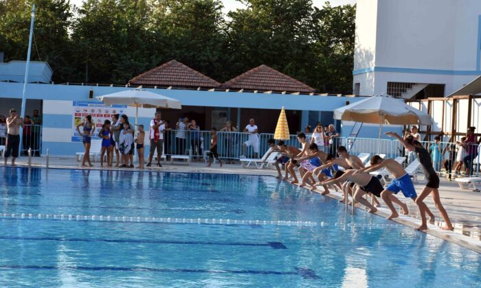 Tarsus Su Parkında yüzme sezonu açıldı