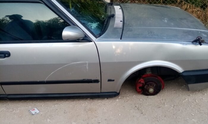 Tarsus’ta çalınan araba parçalanmış halde bulundu