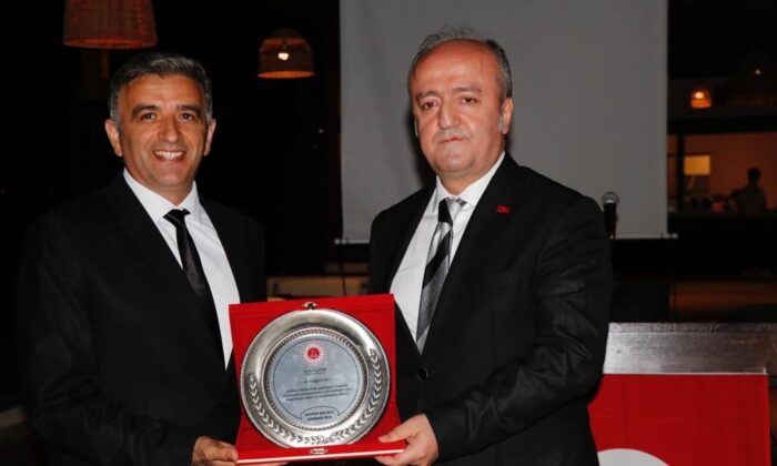 Tayini çıkan başsavcı, savcı ve hakimlere veda yemeği düzenlendi