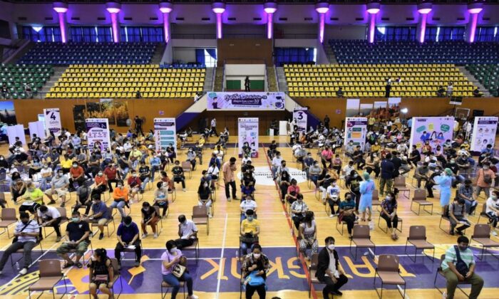 Tayland’dan kitlesel aşılama programı başladı