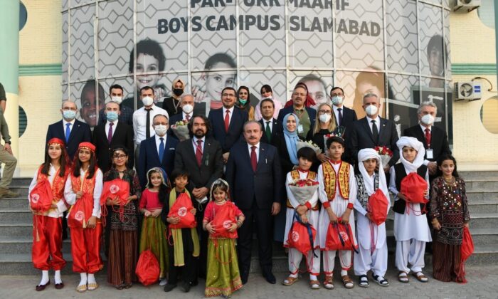 TBMM Başkanı Şentop, İslamabad’da Pak-Türk Maarif Okulu’nu ziyaret etti