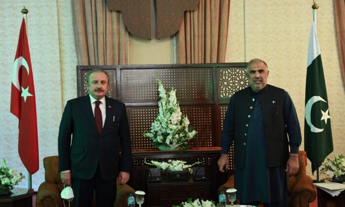 TBMM Başkanı Şentop, Pakistan Ulusal Meclis Başkanı Kayser ile bir araya geldi