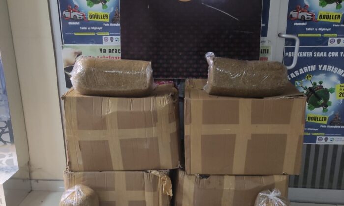 Tekirdağ’da 190 kilogram kaçak tütün ve binlerce makaron ele geçirildi