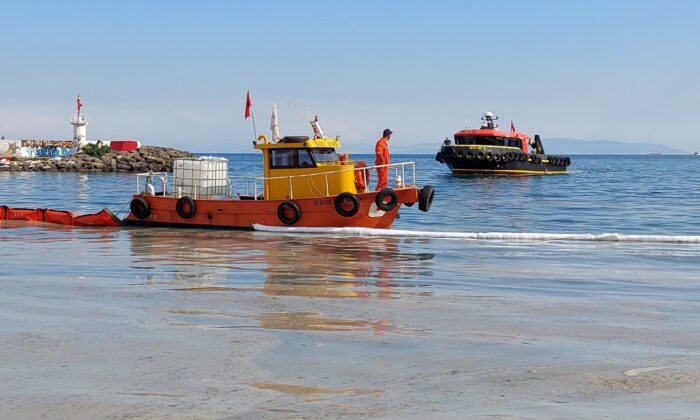 Tekirdağ’da 23 metreküp müsilaj toplandı
