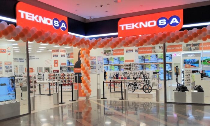Teknosa bir haftada iki mağaza birden açtı