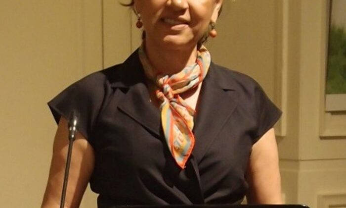 Telefon ve bilgisayar, skolyozun anlaşılamamasına sebep olabiliyor