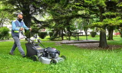 Tepebaşı parklarında çim biçme çalışması sürüyor