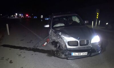 Ters şeride giren cip jandarma aracına çarptı: 2’si asker 4 yaralı