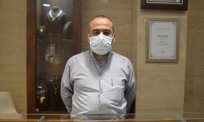 Tezgah arkasındaki kişi esnaf değil, CHP üyesi çıktı