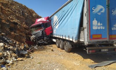 Tır şarampole uçtu, sürücü yaralandı