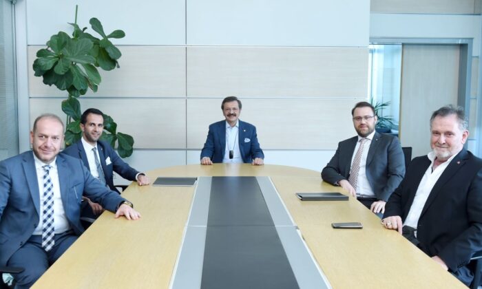 TOBB Başkanı Hisarcıklıoğlu’ndan Karabüklü ihracatçılara tebrik