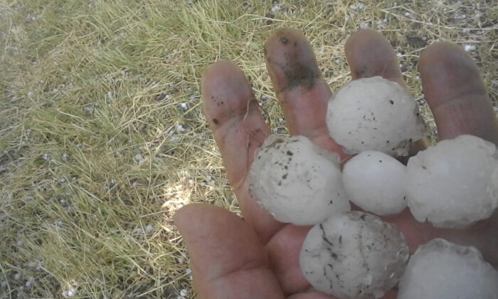 Tokat’a ceviz büyüklüğünde dolu yağdı