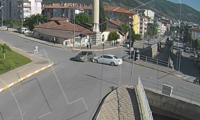 Tokat’ta kaza sonrası yaşanan gergin anlar kamerada