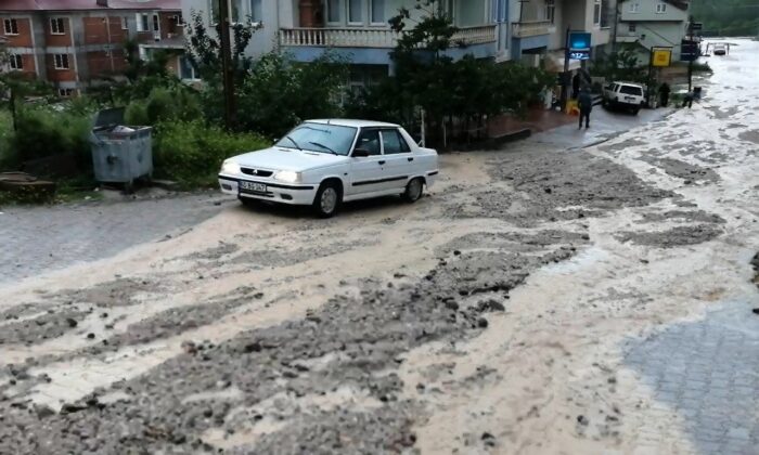 Tokat’ta sağanak yağış etkili oldu