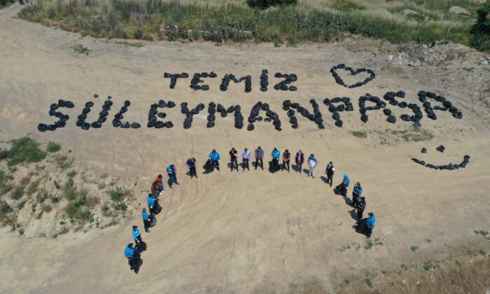 Toplanan çöplerle temiz çevre mesajı