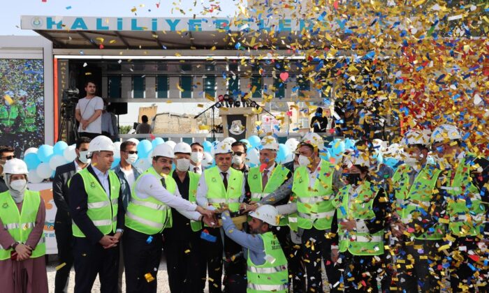 Toplu açılış ve temel atmalar ile Haliliye’ye kalıcı eserler kazandırılıyor