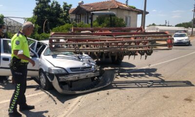 Traktöre takılı zirai alete çarpan otomobil sürücüsü hayatını kaybetti