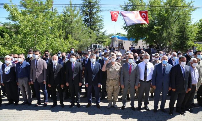 Tunceli’de sivil şehitler için anma töreni