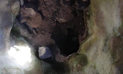 Türbeyi kazarak define aradılar