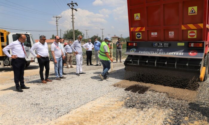 Turgutlu’da ova yolları asfaltlanıyor
