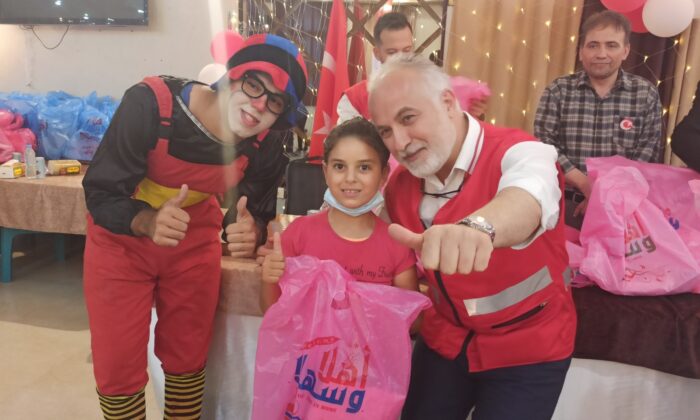 Türk Kızılay, Gazze’deki yetimlere yardımlarına devam ediyor