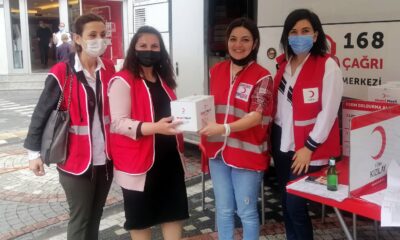 Türk Kızılay Karasu Şubesi kan bağışçılarına sağlık kiti hediye etti