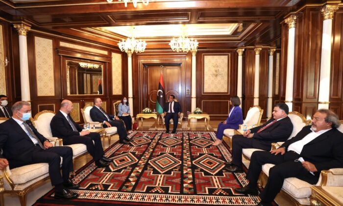 Türk üst düzey heyeti, Libya Başkanlık Konseyi Başkanı el-Menfi ve Yüksek Devlet Konseyi Başkanı el-Meşri ile görüştü