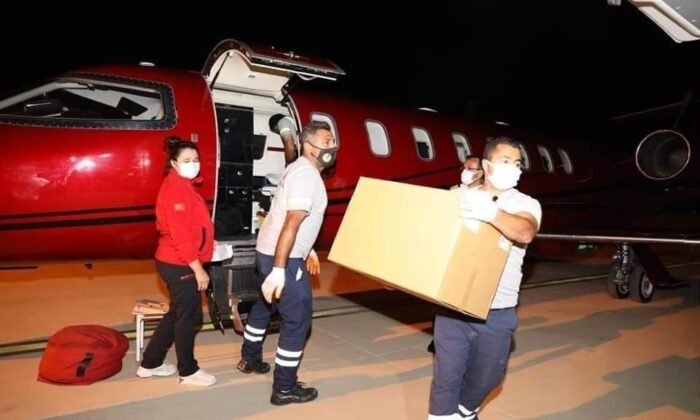 Türkiye’nin gönderdiği 50 bin doz Sinovac aşısı KKTC’ye geldi