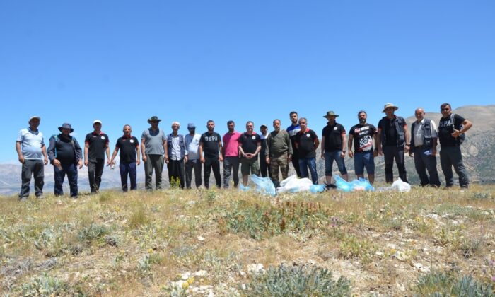 Tut ilçesinde çevre temizliği yapıldı