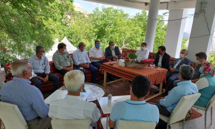 Tut ilçesinde köy muhtarlarıyla istişare toplantısı