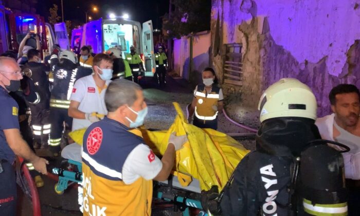 Üç küçük kız kardeş müstakil evde çıkan yangında hayatını kaybetti