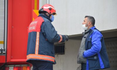 Üç yaşındaki çocuk oynadığı çakmakla evde yangın çıkardı