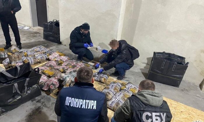 Ukrayna’da Türk vatandaşları 1 ton eroinle yakalandı