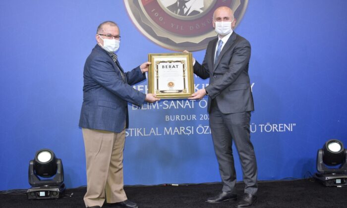 Ulaştırma Bakanı Karaismailoğlu: “Kur’an’dan beslenen fikir insanları öyle kolay yetişmiyor”