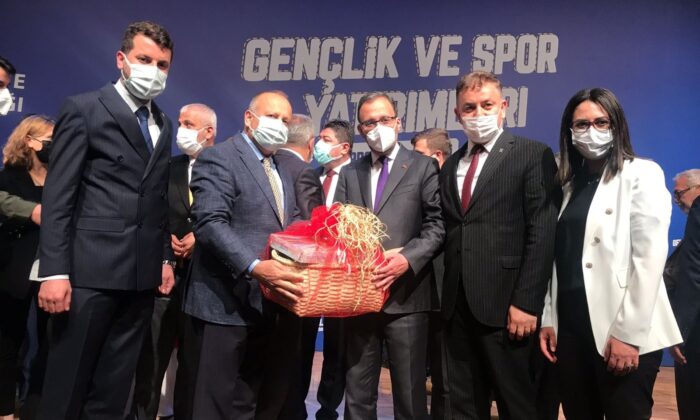 Ünye’ye 5 yeni spor tesisi müjdesi