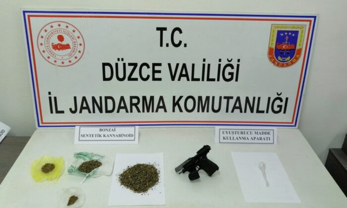 Uyuşturucu madde ticareti yapan 4 kişi tutuklandı