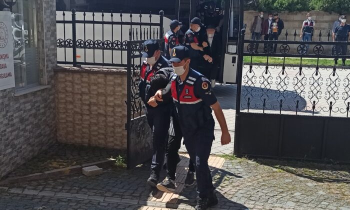 Uyuşturucu operasyonunda 8 tutuklama