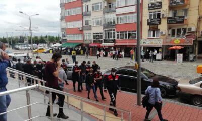 Uyuşturucu operasyonunda gözaltına alınan 2 şahıs tutuklandı