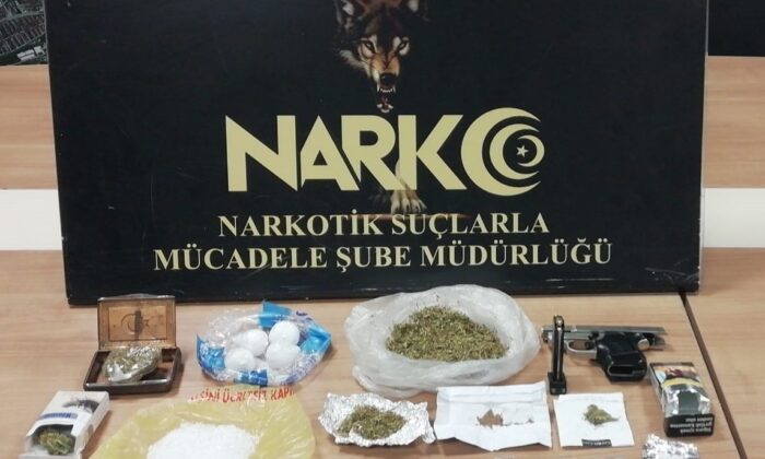 Uyuşturucu operasyonunda yakalanan 3 şahıstan 1’i tutuklandı