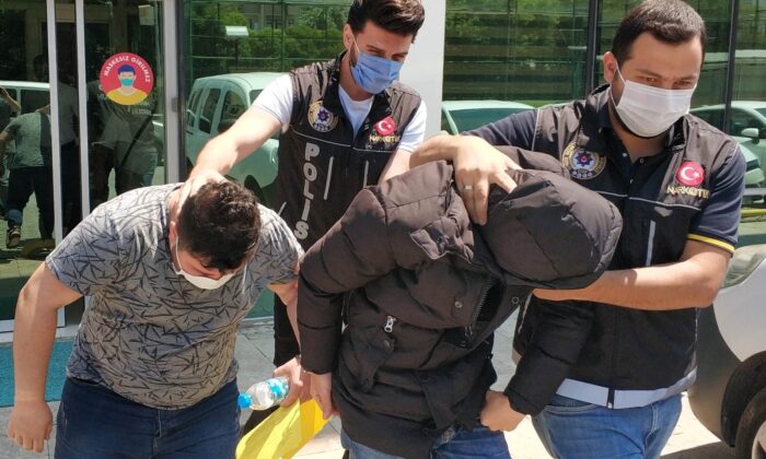 Uyuşturucu ticaretinden 2 kişi tutuklandı