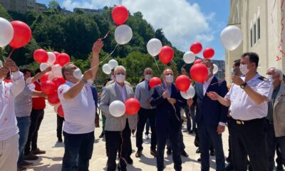 Uzunmehmet camisi önünde Kızılayın yıl dönümü katlandı