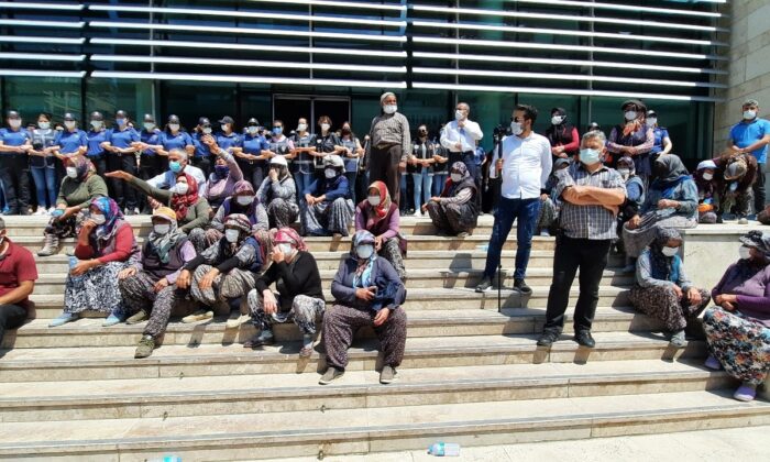 Vali Atik, taş ocağı mağduru kekik üreticileriyle görüştü