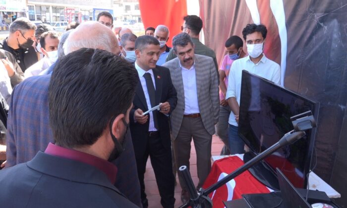 Vali Bilmez Millet Bahçesinde incelemelerde bulundu