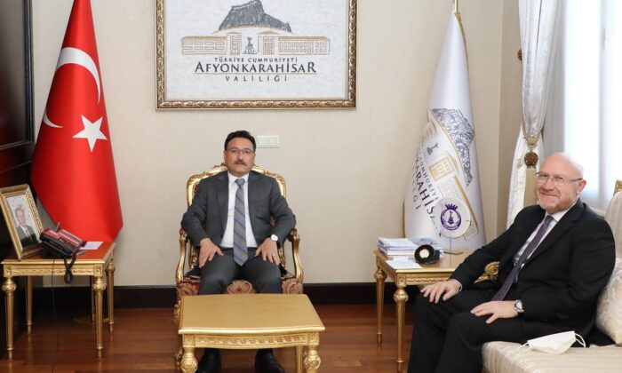 Vali Çiçek, Cumhurbaşkanı Başdanışmanı’na kentte yürütülen çalışmaları aktardı