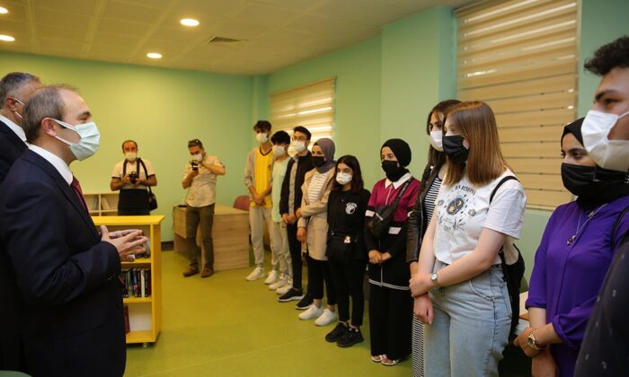 Vali Epcim, z kütüphane ve okçuluk atölyesi açılışına katıldı