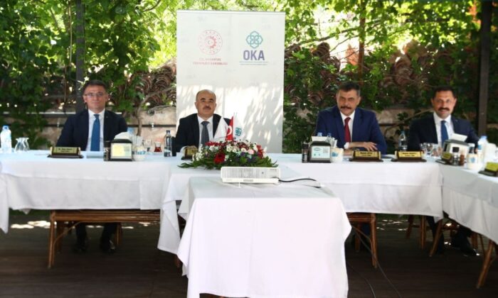 Valiler, 9 ay sonra ilk defa yüz yüze toplantı yaptı