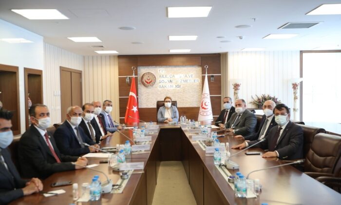 Van heyeti bakanlıklar arası mekik dokuyor