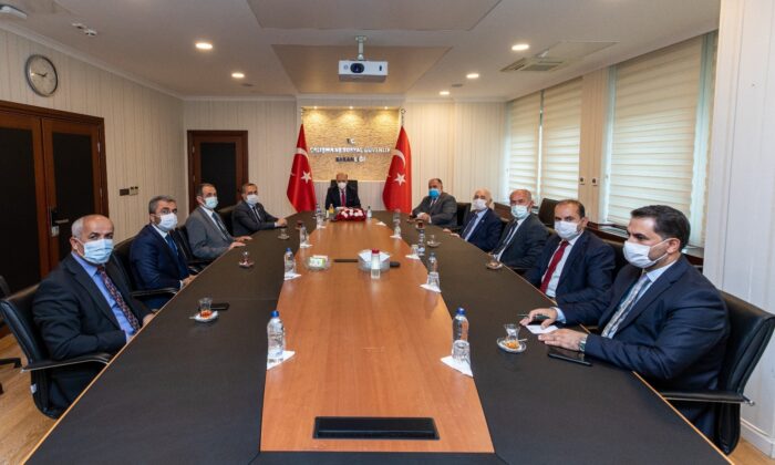 Van heyetinden Bakan Bilgin’e ziyaret