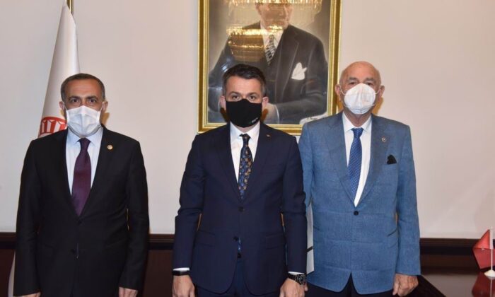 Van milletvekilleri Tarım ve Orman Bakanı Pakdemirli ile görüştü